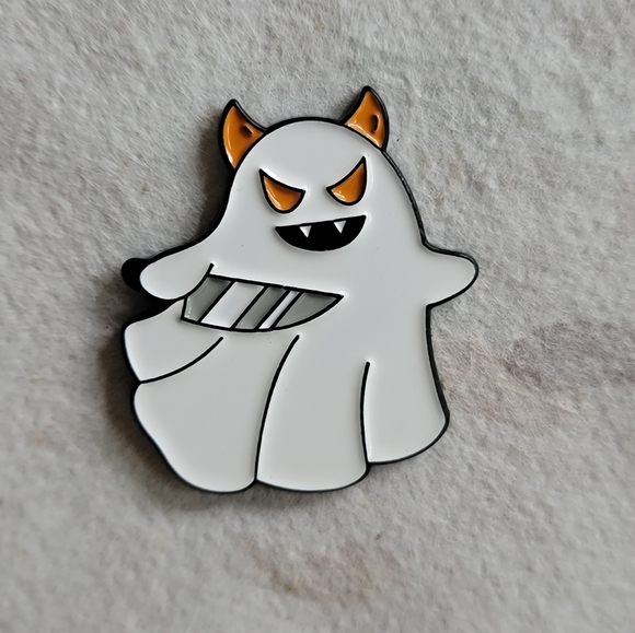 Devil Knife Ghost Halloween Enamel Pin - Picture 1 of 7